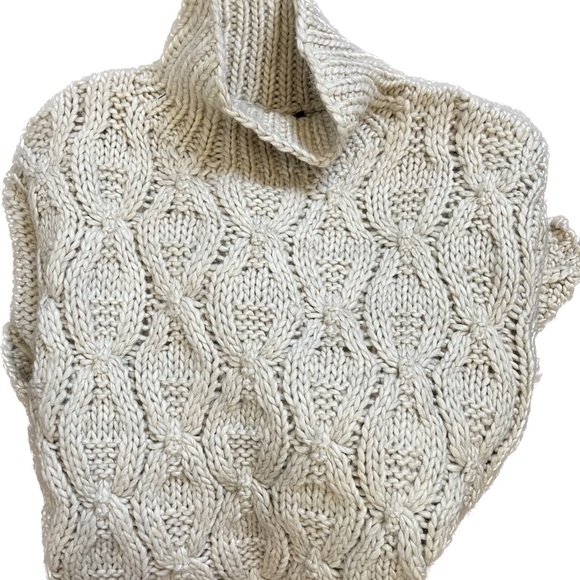 H&M sweater - Picture 2 of 2